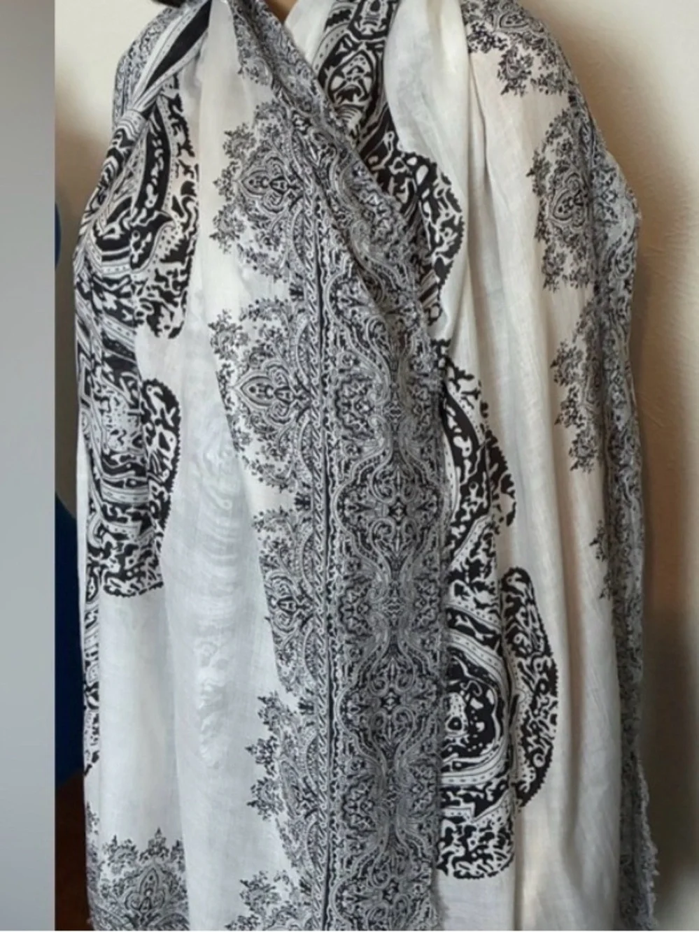 Brazen Black & White Rayon Scarf 41”x78” 100% Rayon Fringe Geo/Floral Print